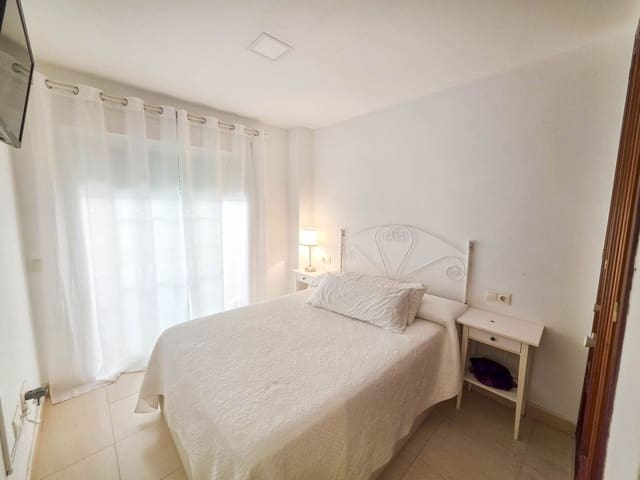 Apartamento de 2 habitaciones en San Luis de Sabinillas, Manilva en venta con piscina garaje - 199.900 € (Ref: 9611335)