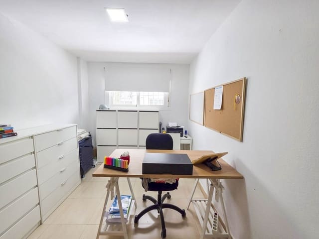 Apartamento de 2 habitaciones en San Luis de Sabinillas, Manilva en venta con piscina garaje - 199.900 € (Ref: 9611335)