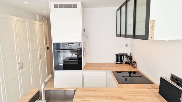 1 slaapkamer Appartement te koop in Puerto Marina, Benalmádena - € 199.900 (Ref: 9611336)