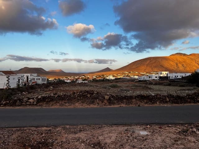 Solar/Parcela en Villaverde, La Oliva en venta - 195.000 € (Ref: 9615474)