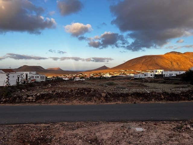 Solar/Parcela en Villaverde, La Oliva en venta - 195.000 € (Ref: 9615474)