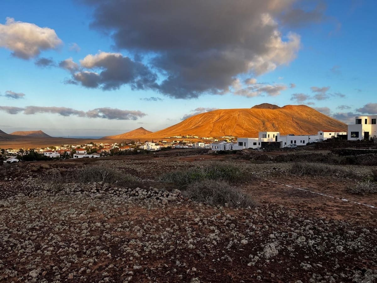 Building Plot for sale in Villaverde - € 195,000 (Ref: 9615474)