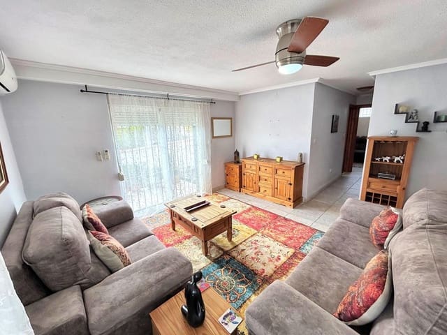 4 makuuhuone Paritalo myytävänä paikassa Villamartin, Orihuela mukana uima-altaan 
autotalli - 249 900 € (Ref: 9615487)