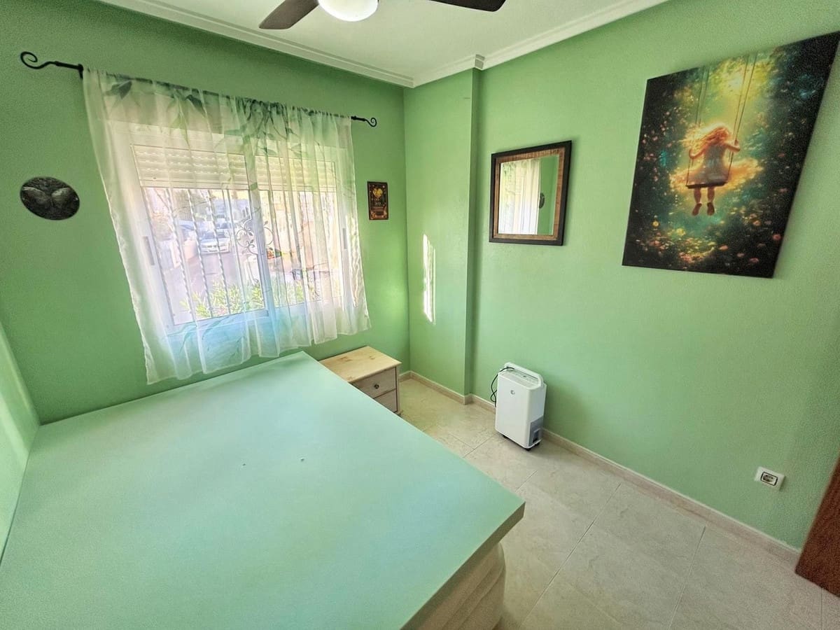 Pareado de 4 habitaciones en Villamartin en venta con piscina garaje - 249.900 € (Ref: 9615487)