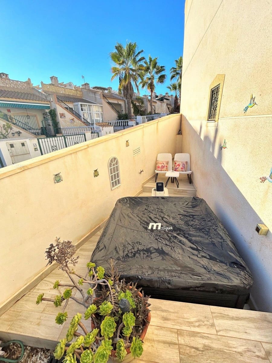 Pareado de 4 habitaciones en Villamartin en venta con piscina garaje - 249.900 € (Ref: 9615487)