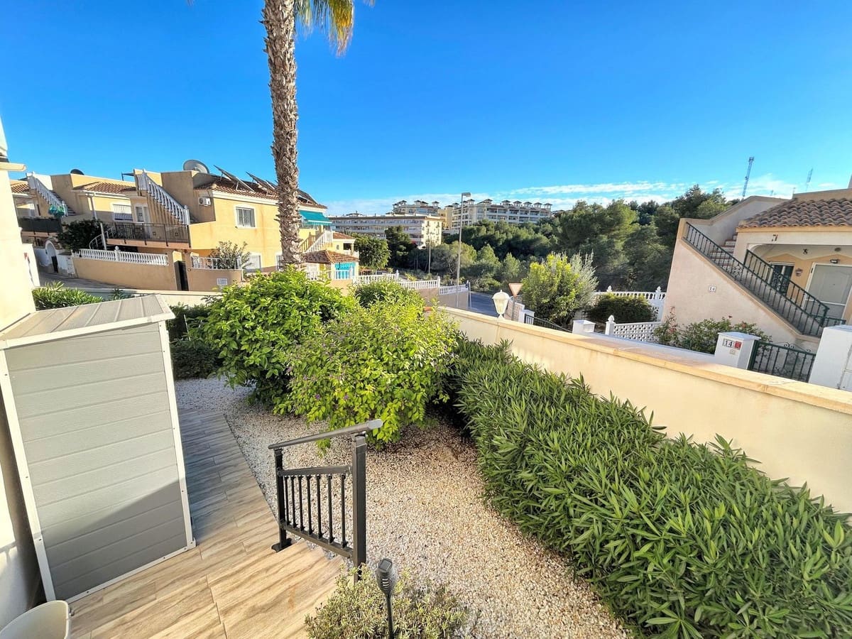 4 bedroom Semi-detached Villa for sale in Villamartin with pool garage - € 249,900 (Ref: 9615487)