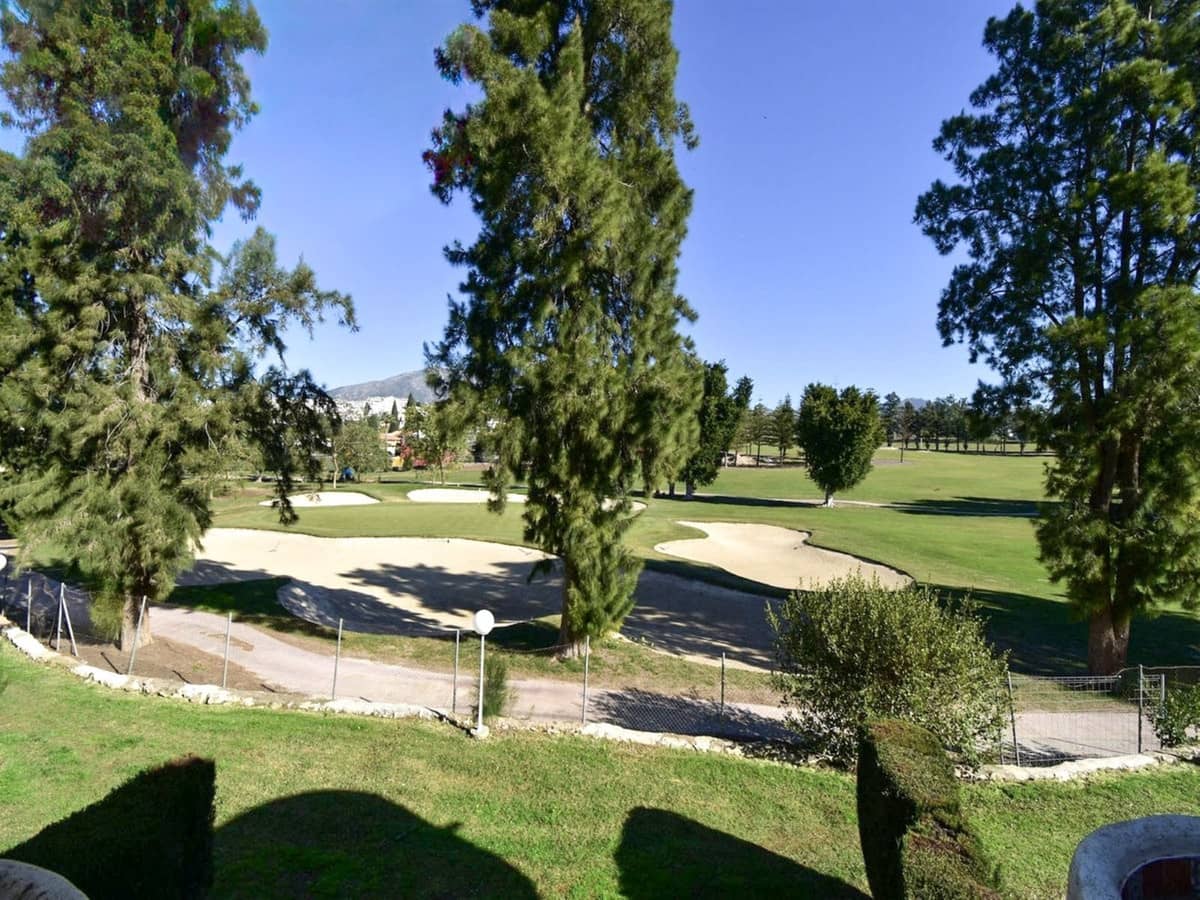 2 bedroom Apartment for sale in Mijas Golf with pool garage - € 325,000 (Ref: 9619249)