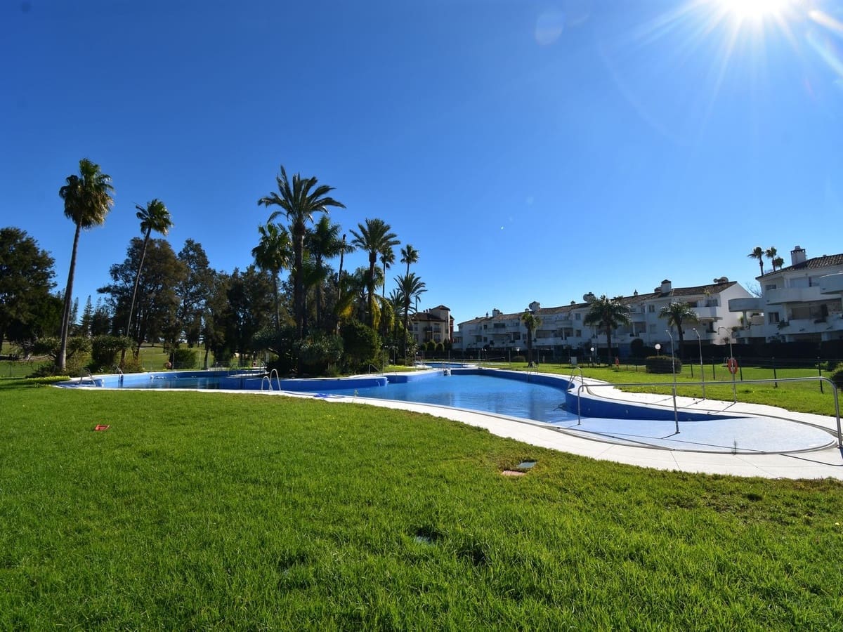 2 sypialnia Apartament na sprzedaż w Mijas Golf z basenem garażem - 325 000 € (Ref: 9619249)