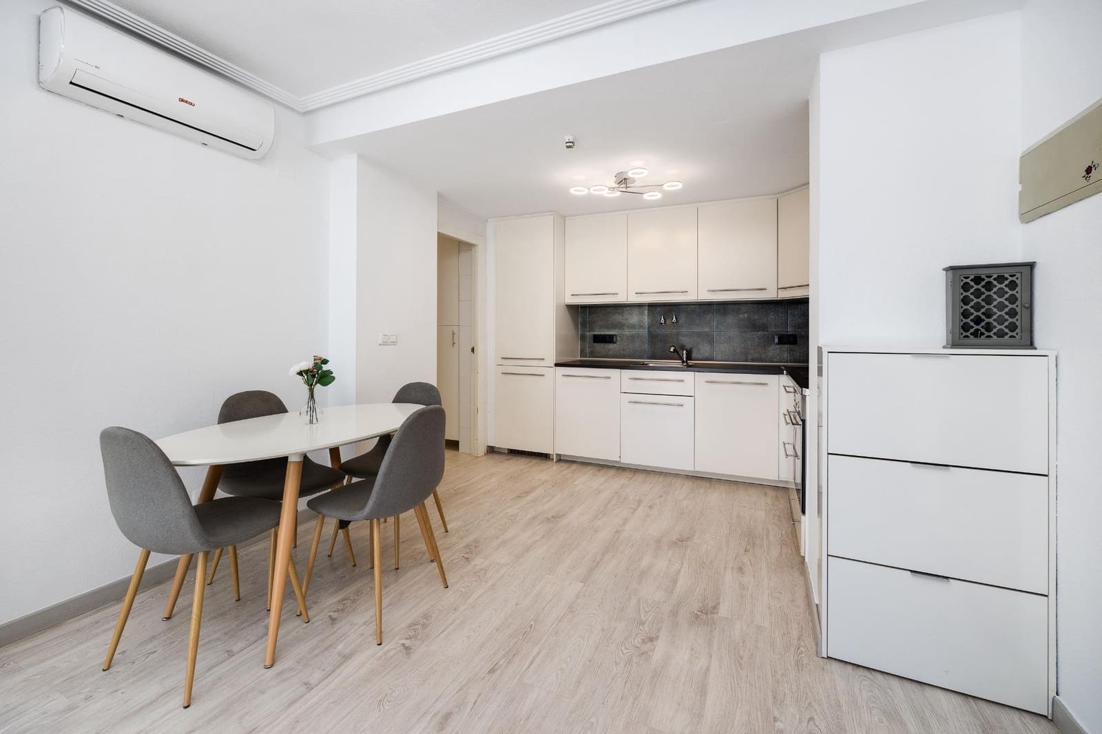 2 quarto Bungalow para venda em Torrevieja com piscina garagem - 204 000 € (Ref: 9621764)