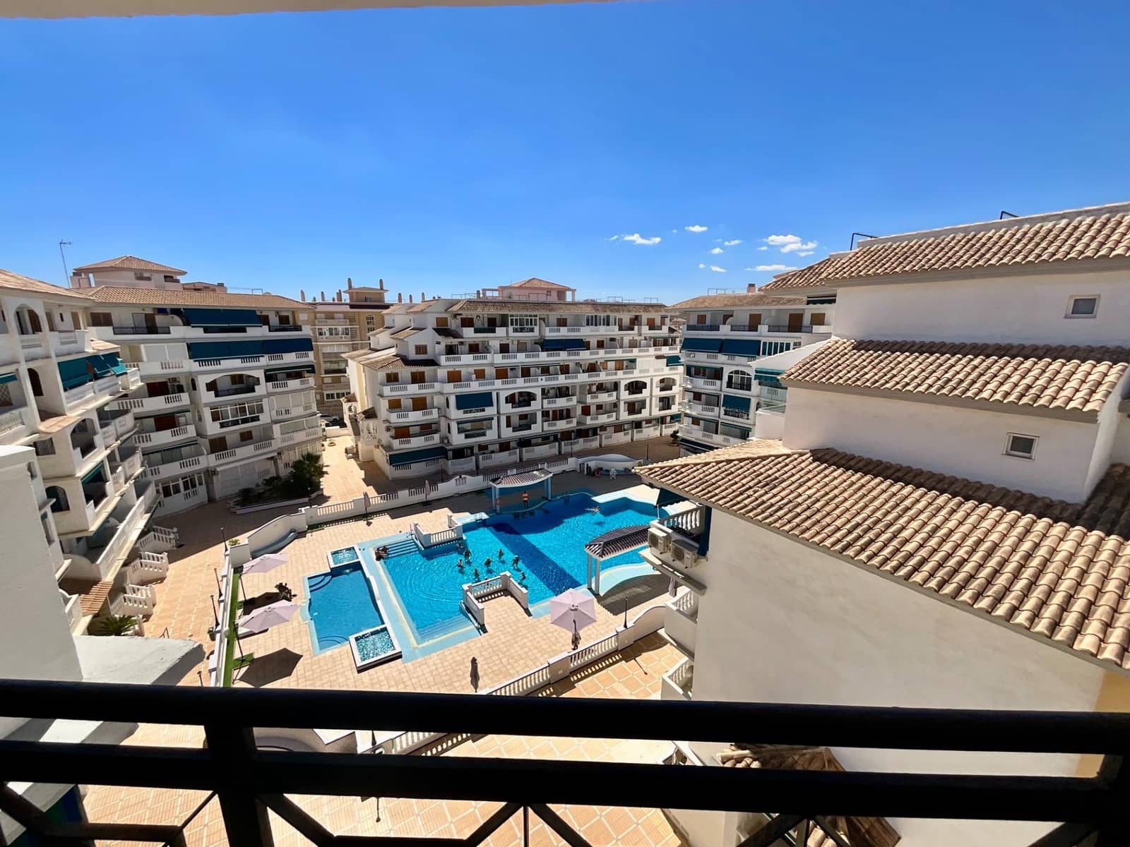 1 bedroom Apartment for sale in Torrevieja with pool - € 165,000 (Ref: 9621770)