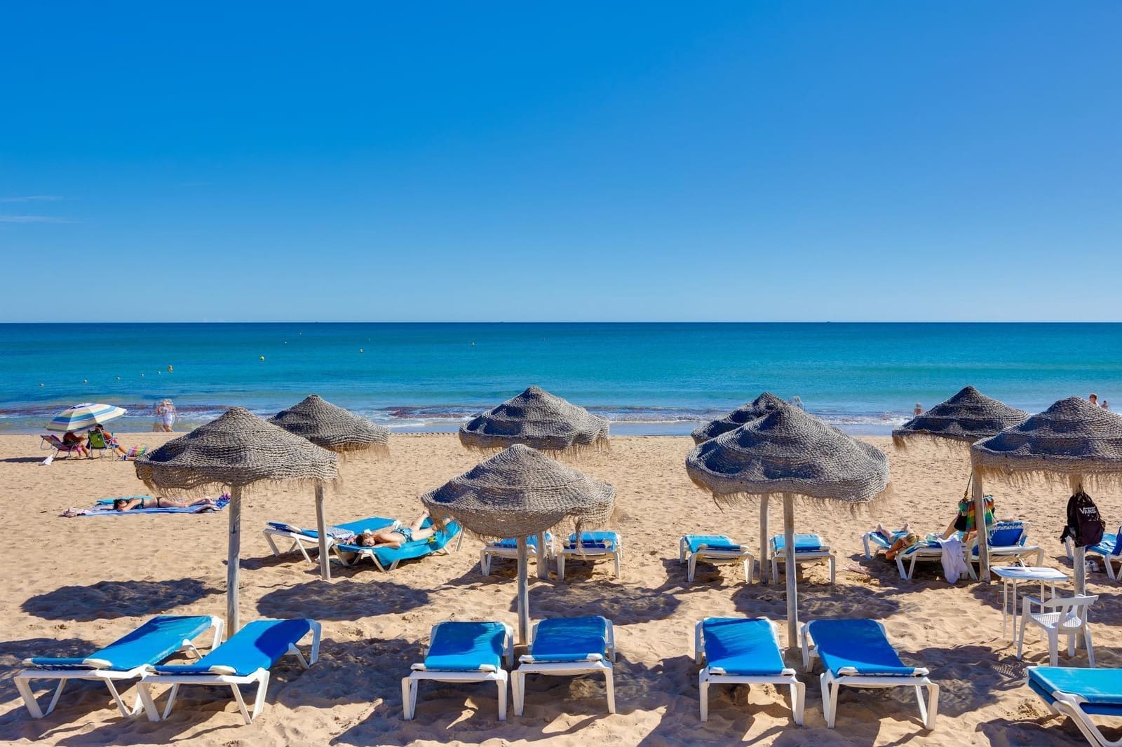 1 bedroom Apartment for sale in Torrevieja with pool - € 165,000 (Ref: 9621770)