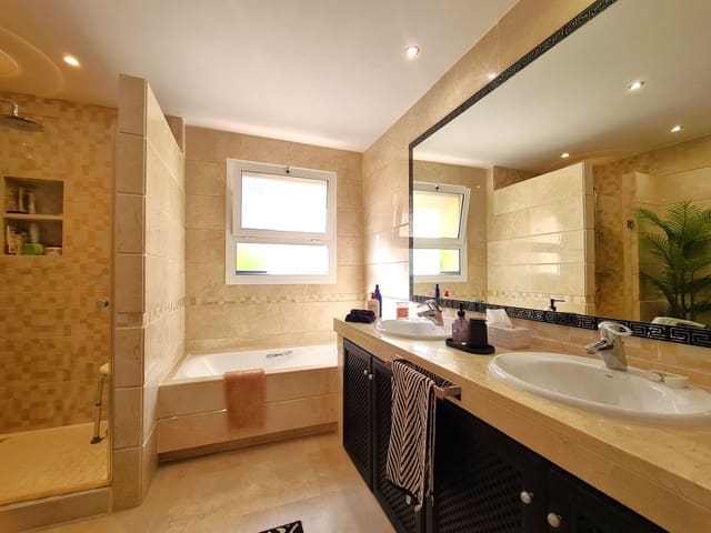 Apartamento de 3 habitaciones en Sotogrande, San Roque en venta - 579.000 € (Ref: 9621771)