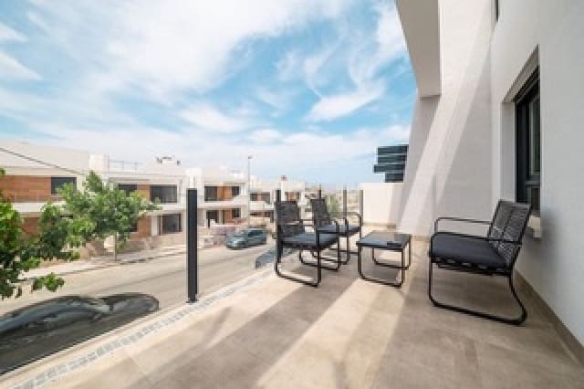 3 makuuhuone Kattohuoneisto myytävänä paikassa San Miguel de Salinas mukana uima-altaan - 269 000 € (Ref: 9621780)