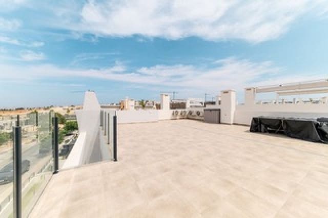 3 makuuhuone Kattohuoneisto myytävänä paikassa San Miguel de Salinas mukana uima-altaan - 269 000 € (Ref: 9621780)