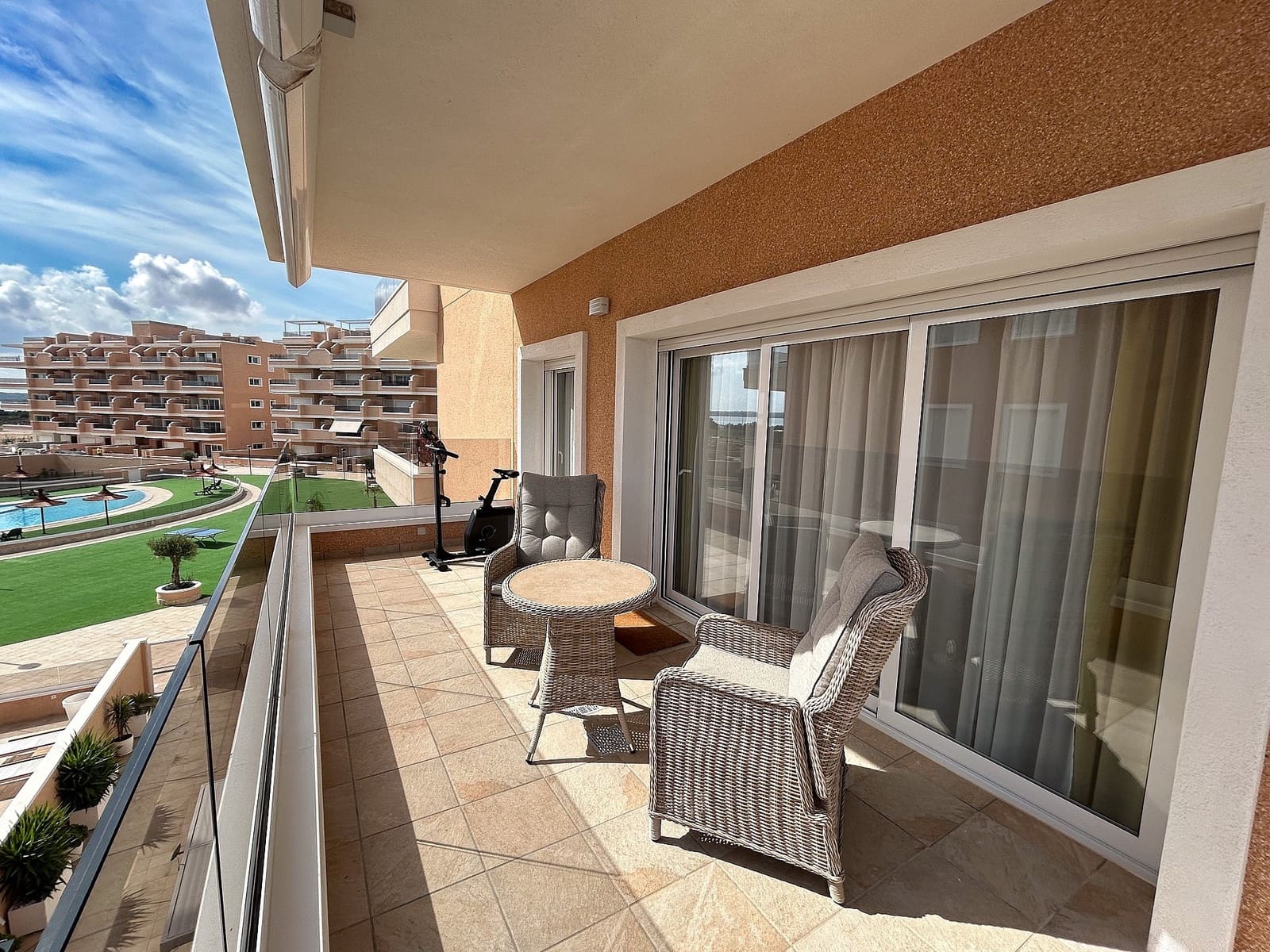 Apartamento de 3 habitaciones en El Raso en venta con piscina - 295.000 € (Ref: 9621784)