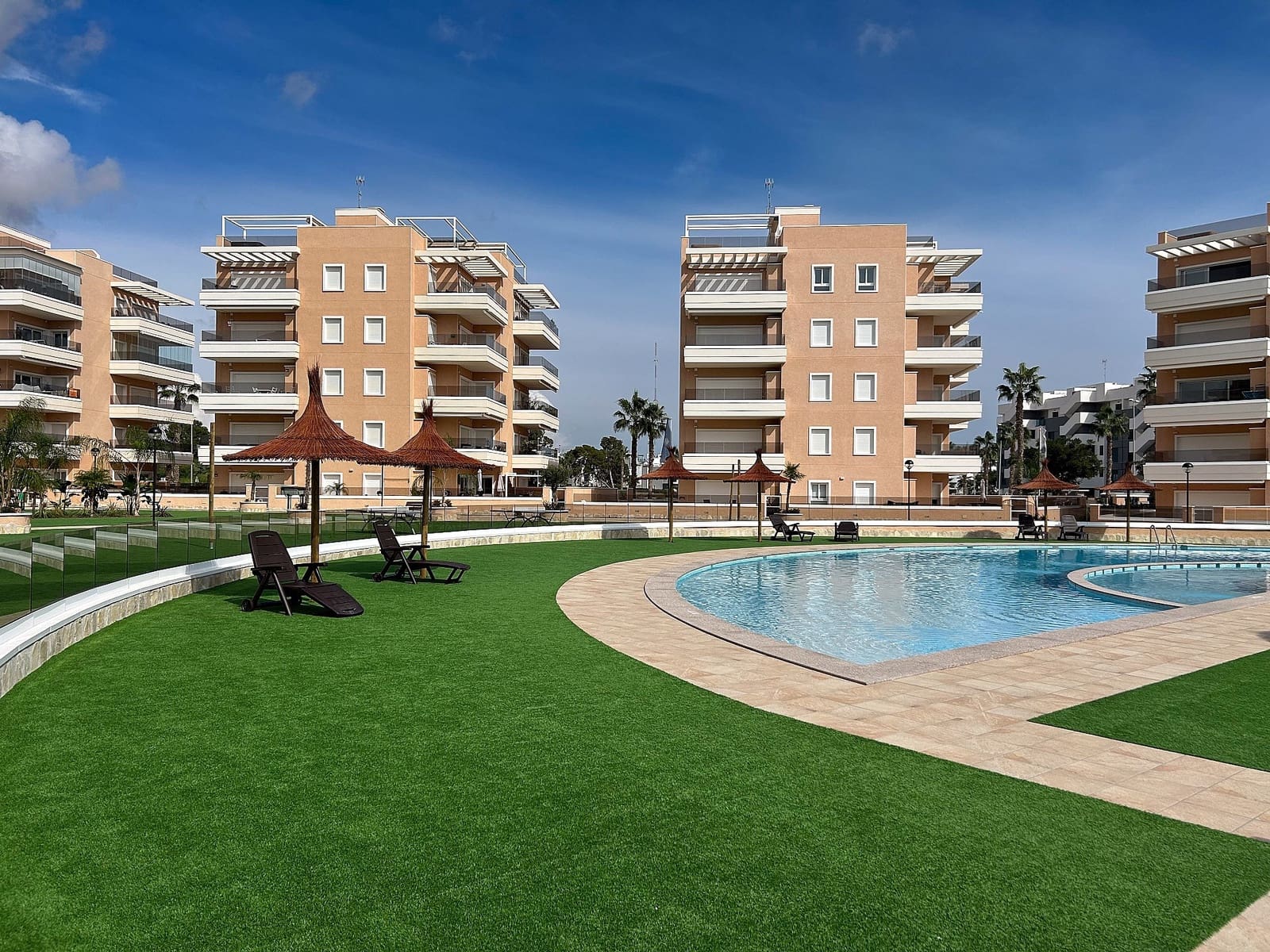 Apartamento de 3 habitaciones en El Raso en venta con piscina - 295.000 € (Ref: 9621784)