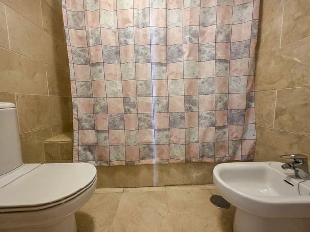 1 makuuhuone Huoneisto myytävänä paikassa San Luis de Sabinillas, Manilva - 250 000 € (Ref: 9621788)