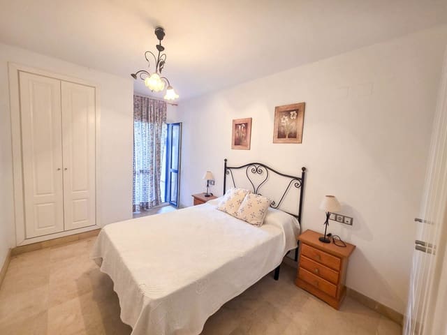 Chalet de 1 habitación en San Luis de Sabinillas, Manilva en venta con piscina - 250.000 € (Ref: 9621788)