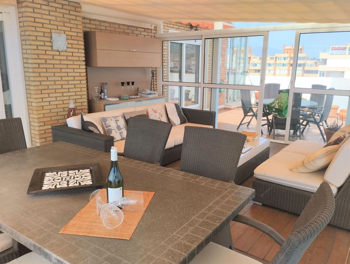 2 bedroom Penthouse for sale in Fuengirola with pool - € 1,200,000 (Ref: 9621789)