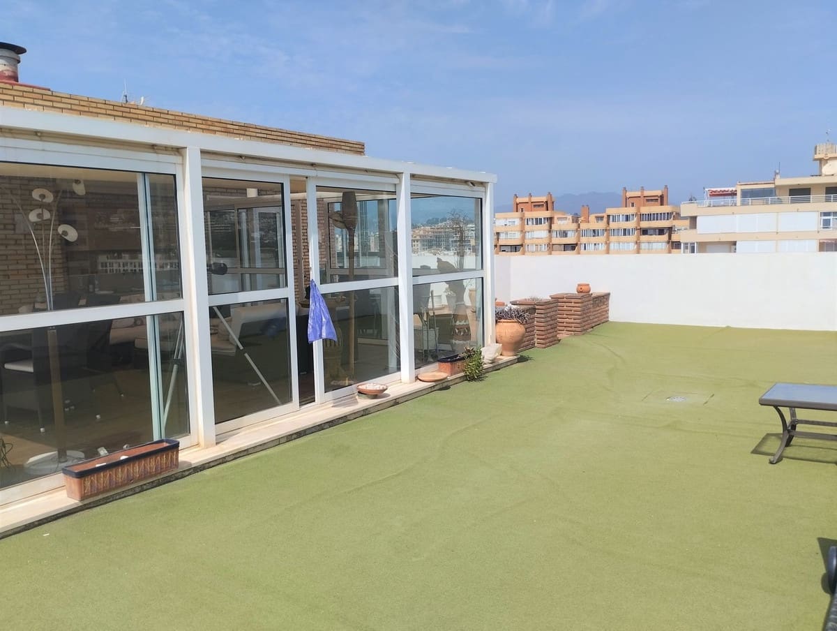 2 bedroom Penthouse for sale in Fuengirola with pool - € 1,200,000 (Ref: 9621789)