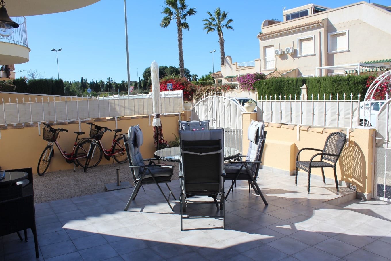 3 bedroom Semi-detached Villa for sale in Villamartin with pool garage - € 239,000 (Ref: 9621790)