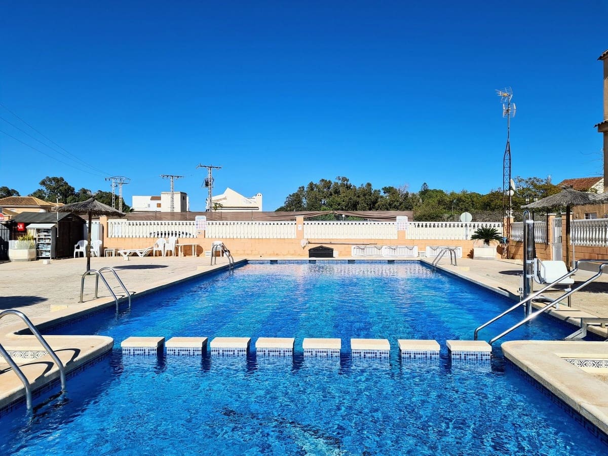 2 soveværelse Lejlighed til salg i Orihuela Costa med swimmingpool - € 132.000 (Ref: 9625670)