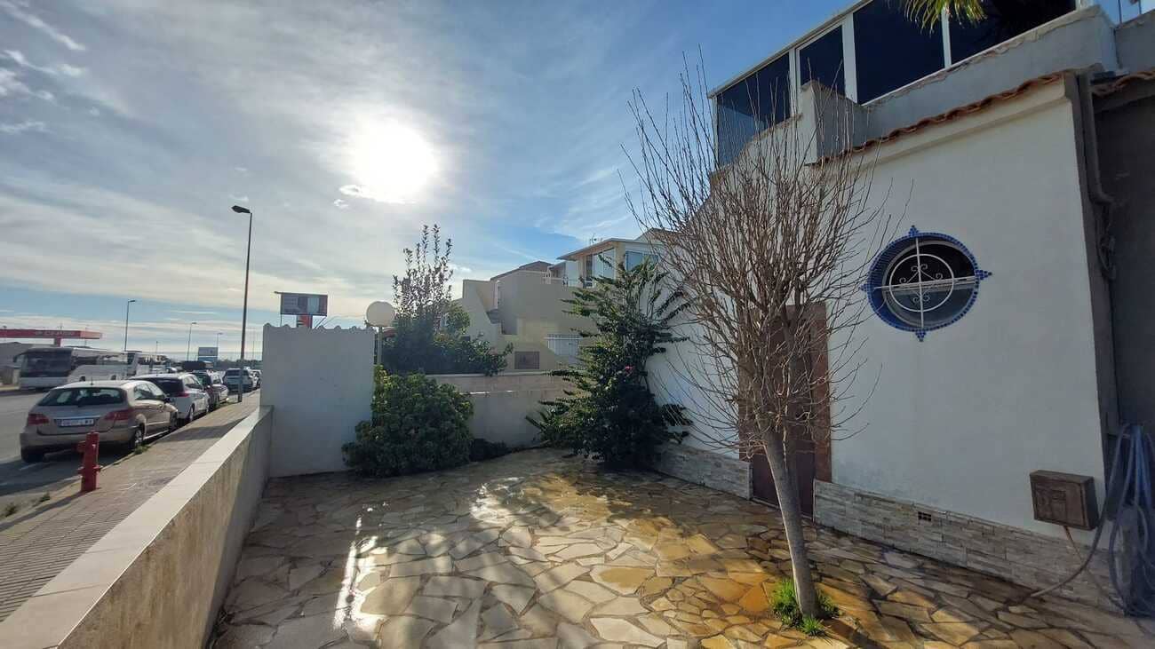 2 soveværelse Rækkehus til salg i Orihuela Costa med swimmingpool - € 184.000 (Ref: 9625680)