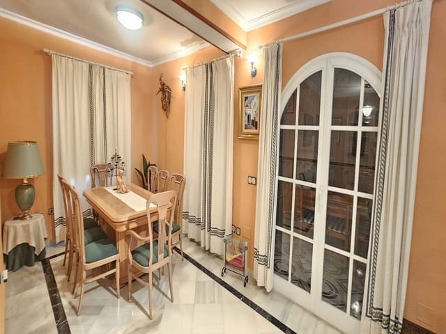 5 soveværelse Lejlighed til salg i Centro ciudad, Fuengirola med swimmingpool garage - € 742.000 (Ref: 9630088)