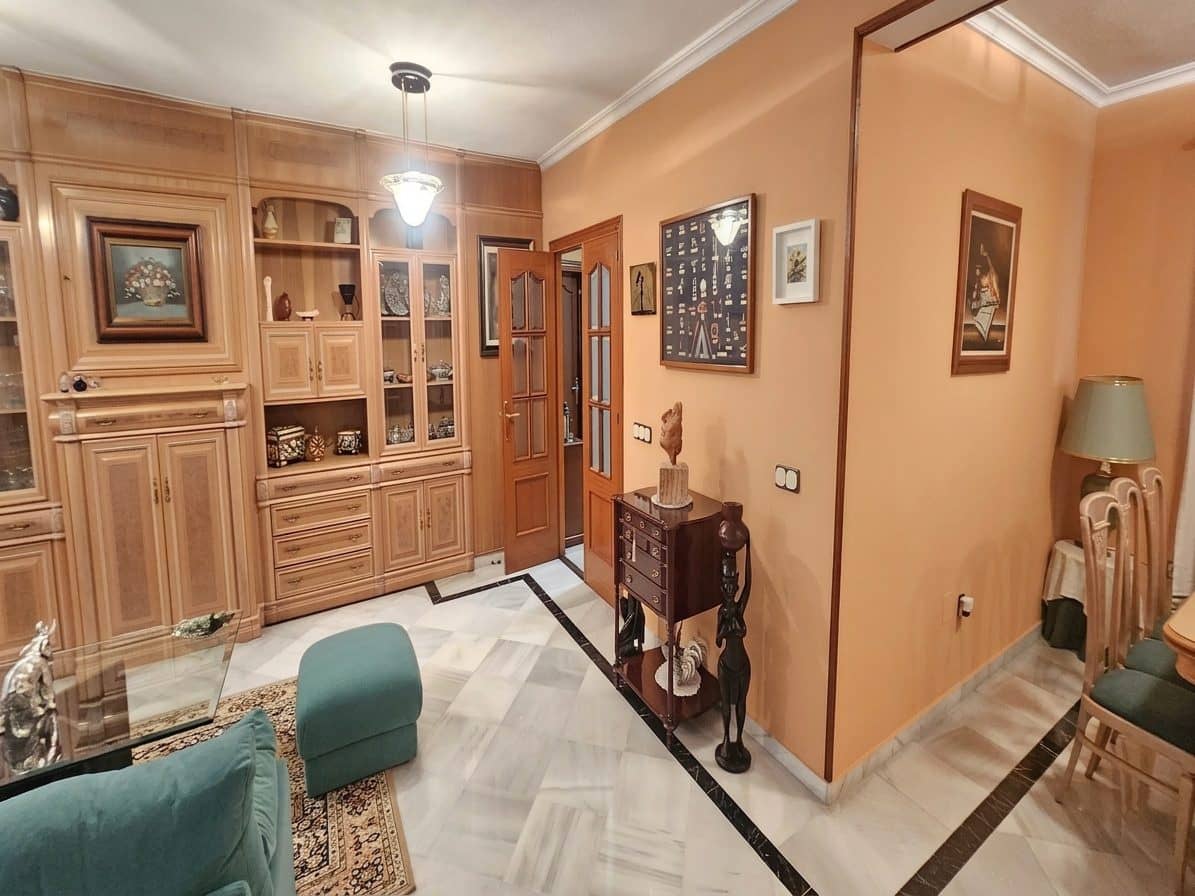 5 bedroom Apartment for sale in Fuengirola with garage - € 742,000 (Ref: 9630088)