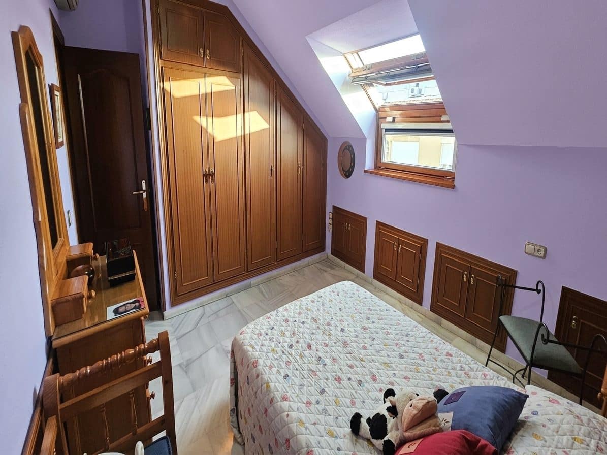 5 bedroom Apartment for sale in Fuengirola with garage - € 742,000 (Ref: 9630088)