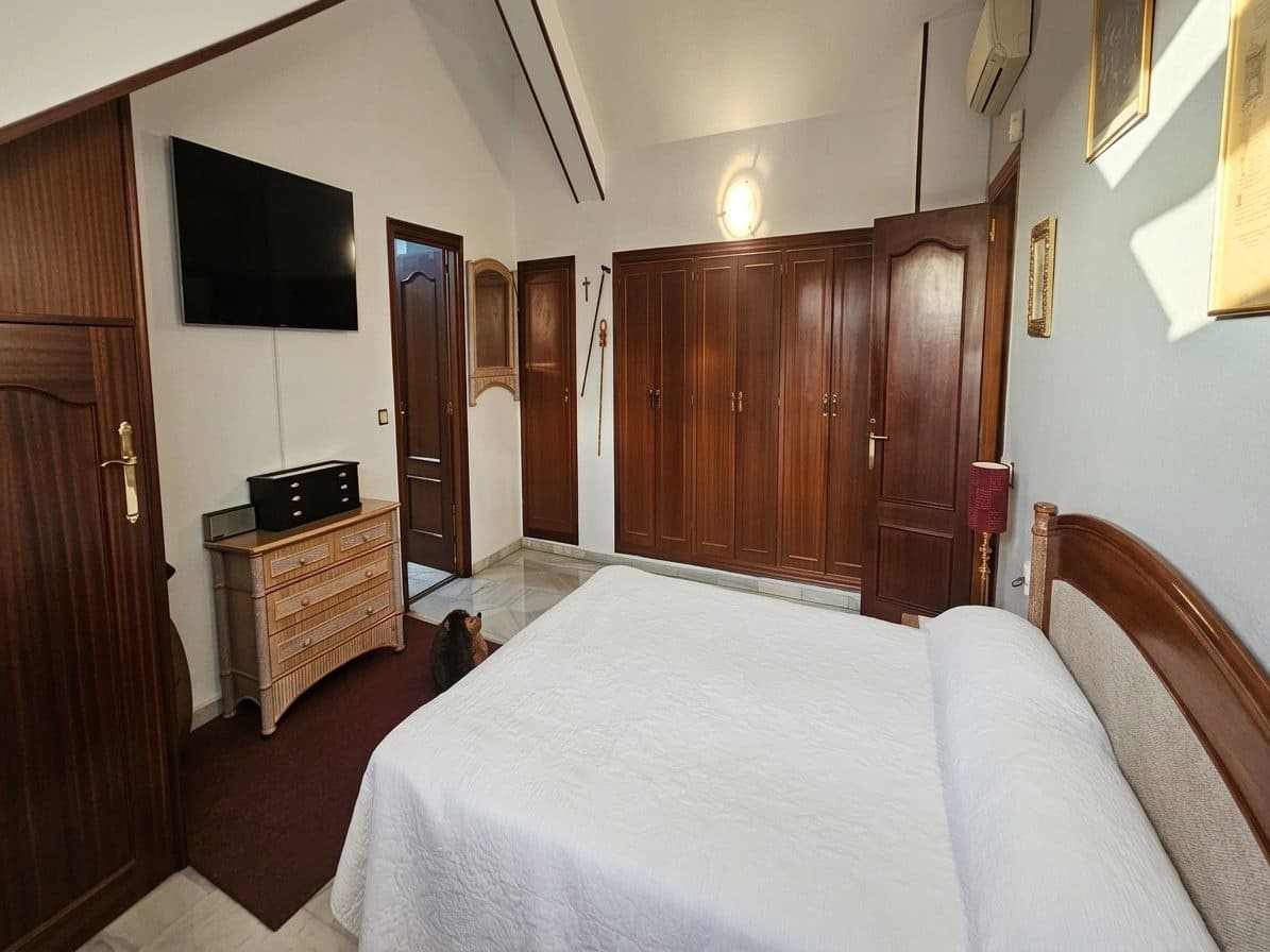 5 bedroom Apartment for sale in Fuengirola with garage - € 742,000 (Ref: 9630088)