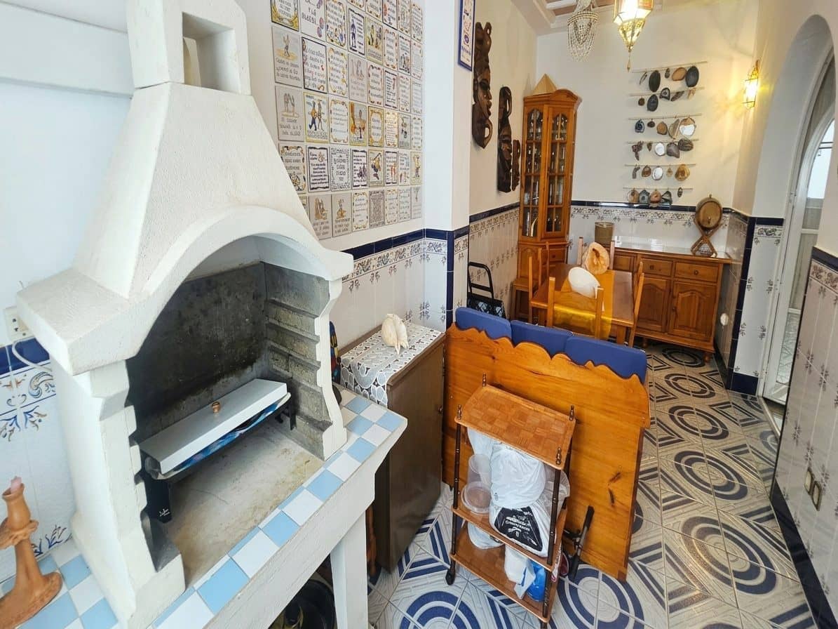 5 bedroom Apartment for sale in Fuengirola with garage - € 742,000 (Ref: 9630088)