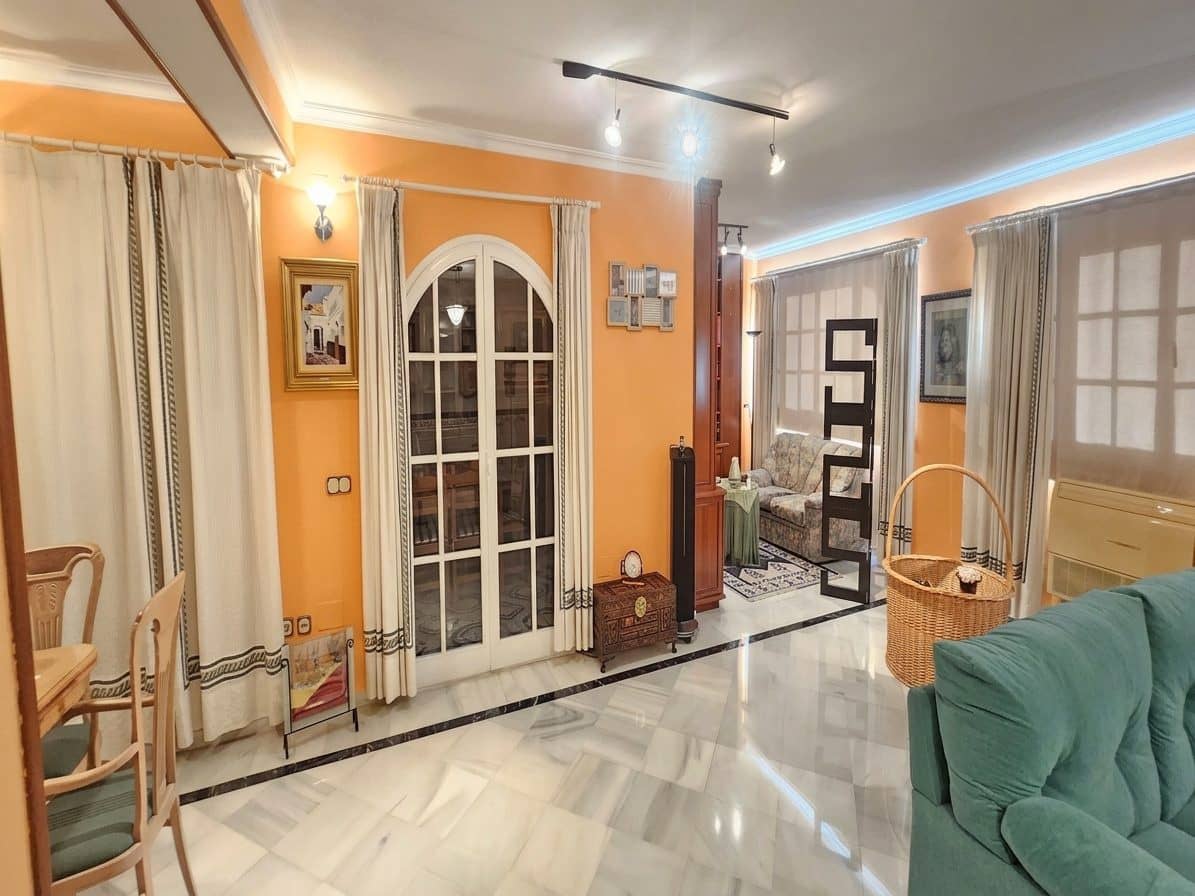 5 bedroom Apartment for sale in Fuengirola with garage - € 742,000 (Ref: 9630088)