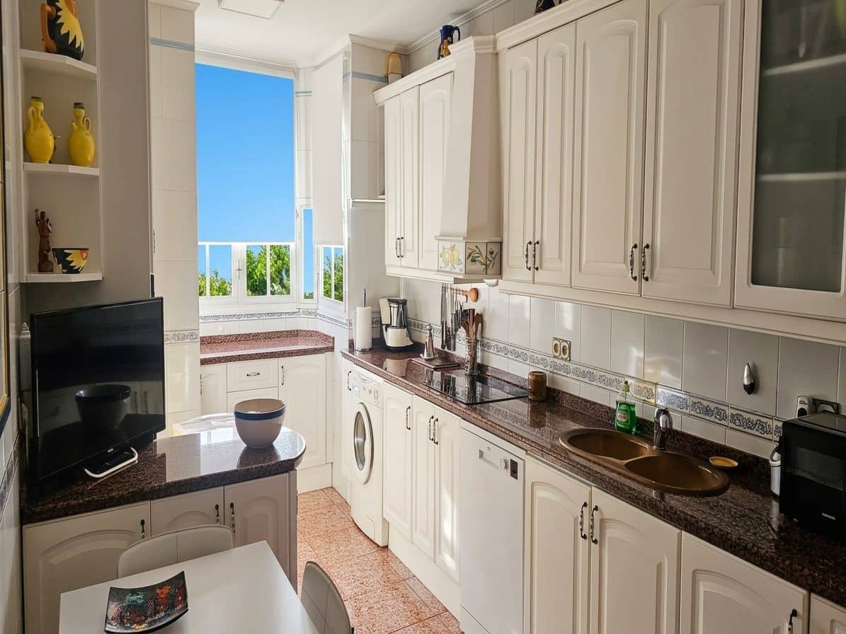 5 bedroom Apartment for sale in Fuengirola with garage - € 742,000 (Ref: 9630088)