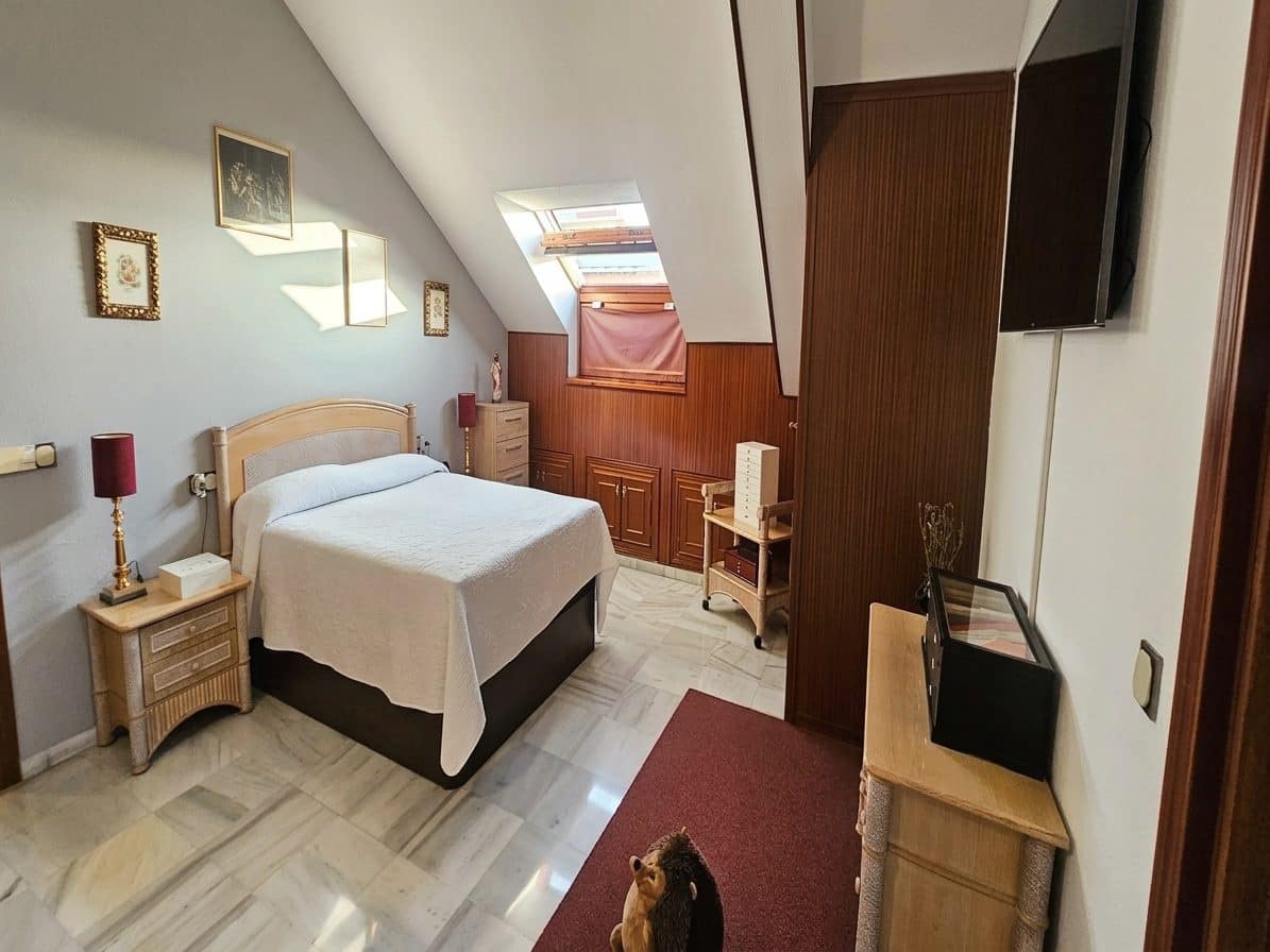 5 bedroom Apartment for sale in Fuengirola with garage - € 742,000 (Ref: 9630088)