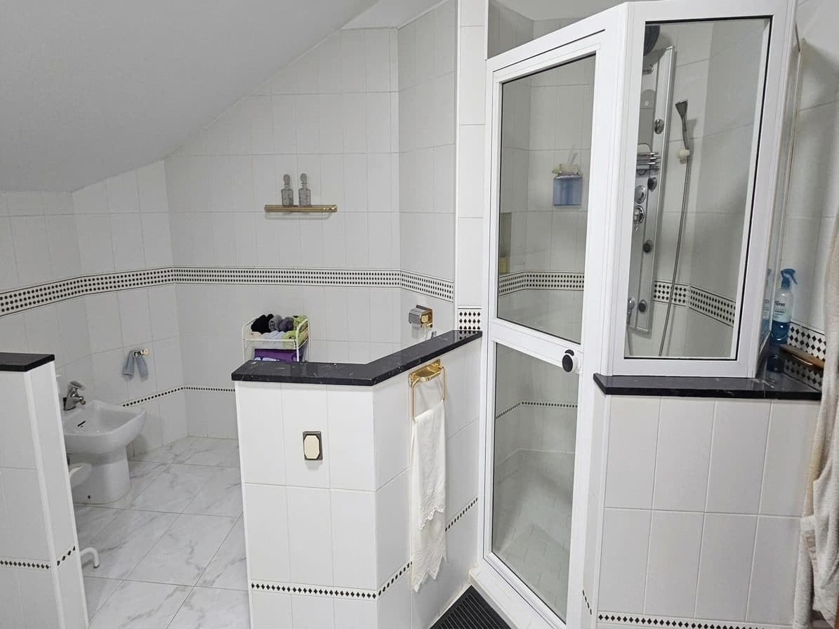 5 bedroom Apartment for sale in Fuengirola with garage - € 742,000 (Ref: 9630088)