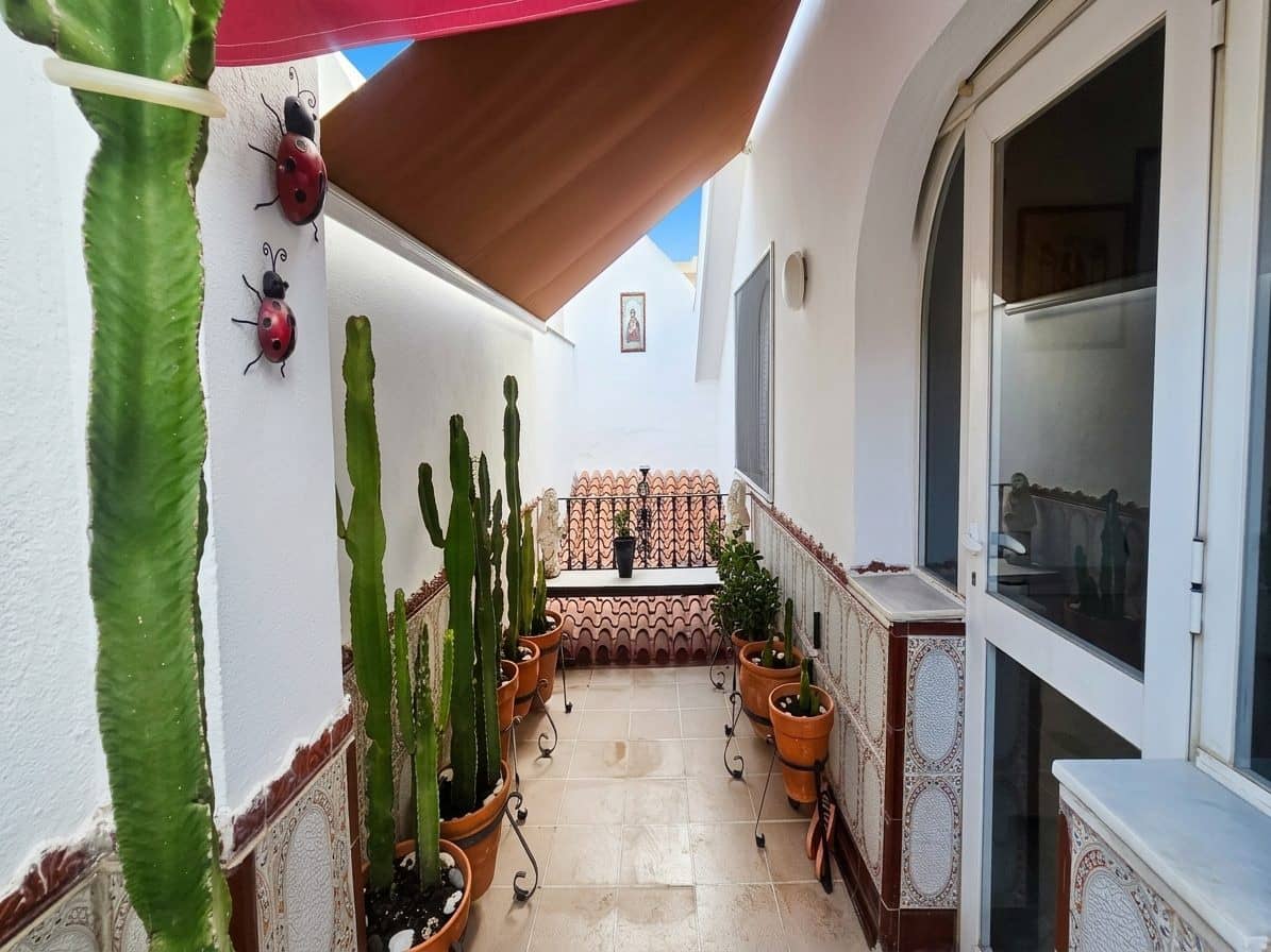 5 bedroom Apartment for sale in Fuengirola with garage - € 742,000 (Ref: 9630088)