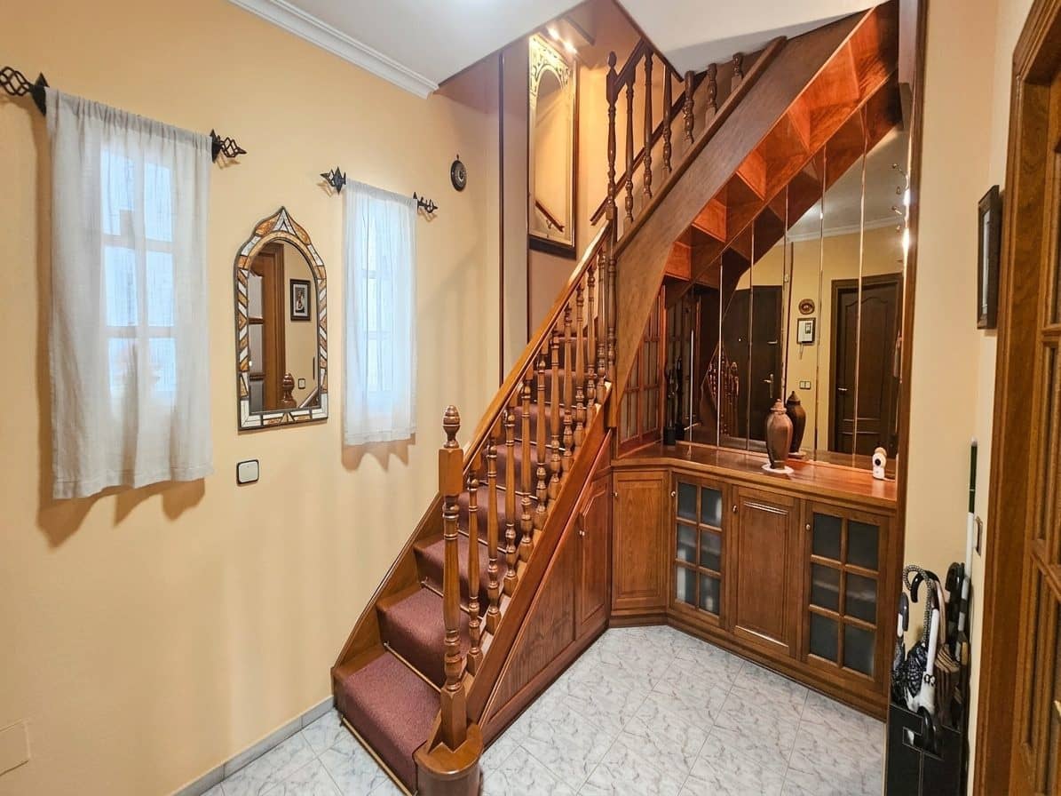 5 bedroom Apartment for sale in Fuengirola with garage - € 742,000 (Ref: 9630088)