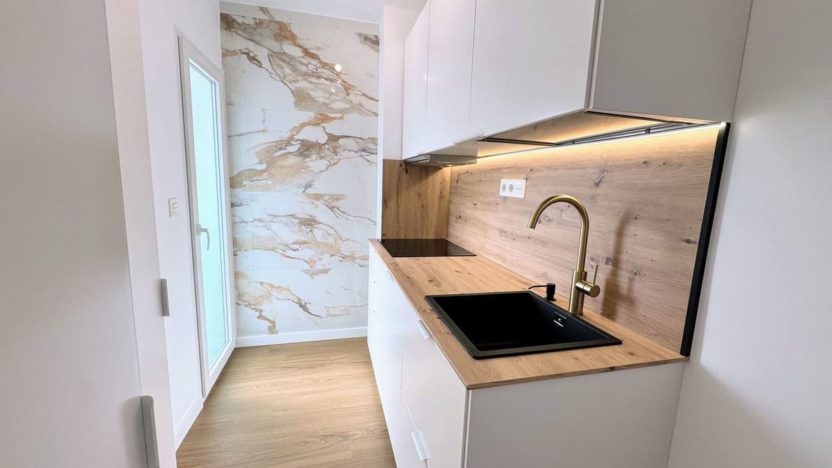 2 makuuhuone Huoneisto myytävänä paikassa Orihuela Costa mukana uima-altaan 
autotalli - 269 000 € (Ref: 9630092)