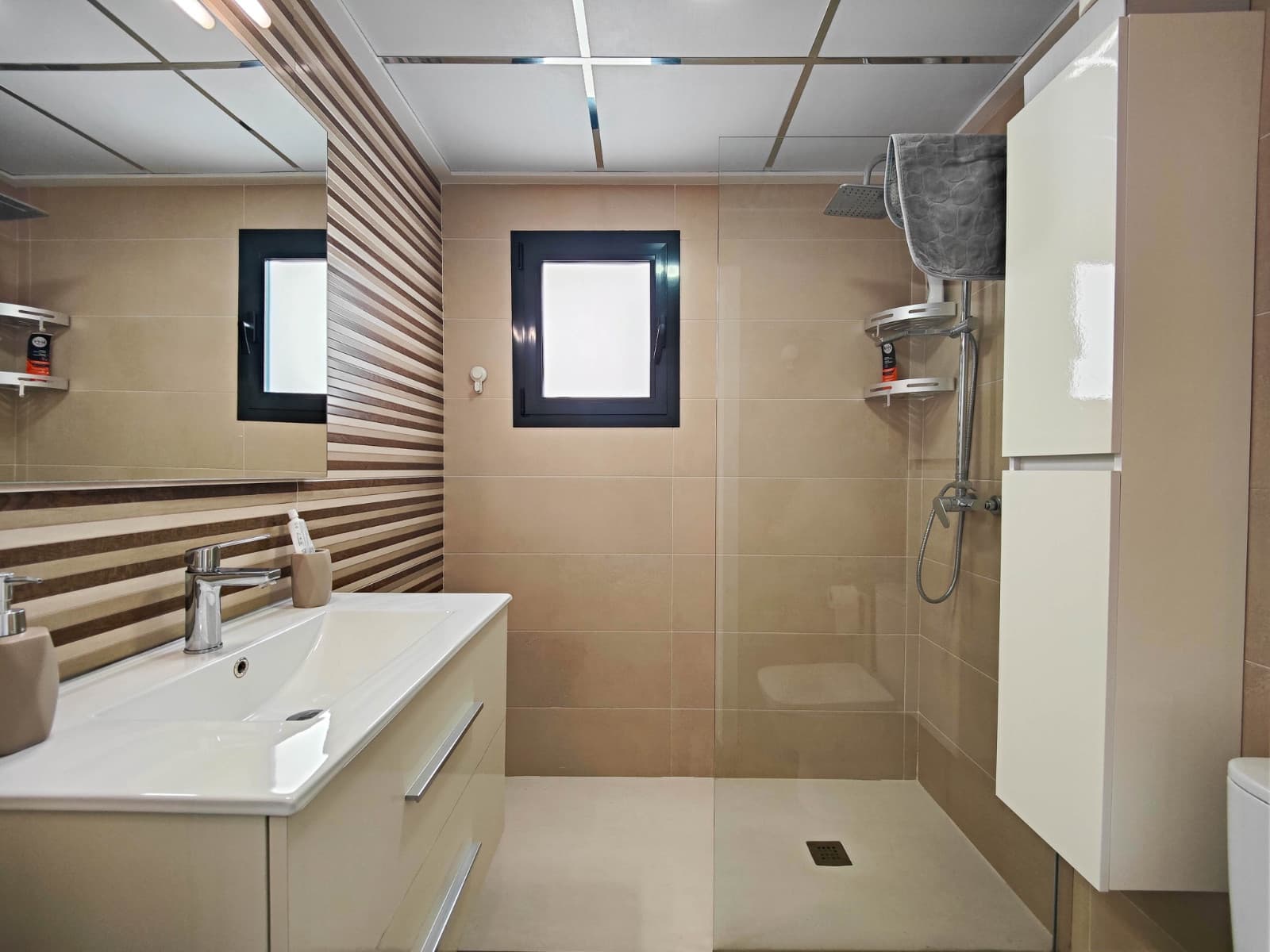 3 sypialnia Apartament na sprzedaż w Guardamar del Segura z basenem garażem - 289 900 € (Ref: 9630094)