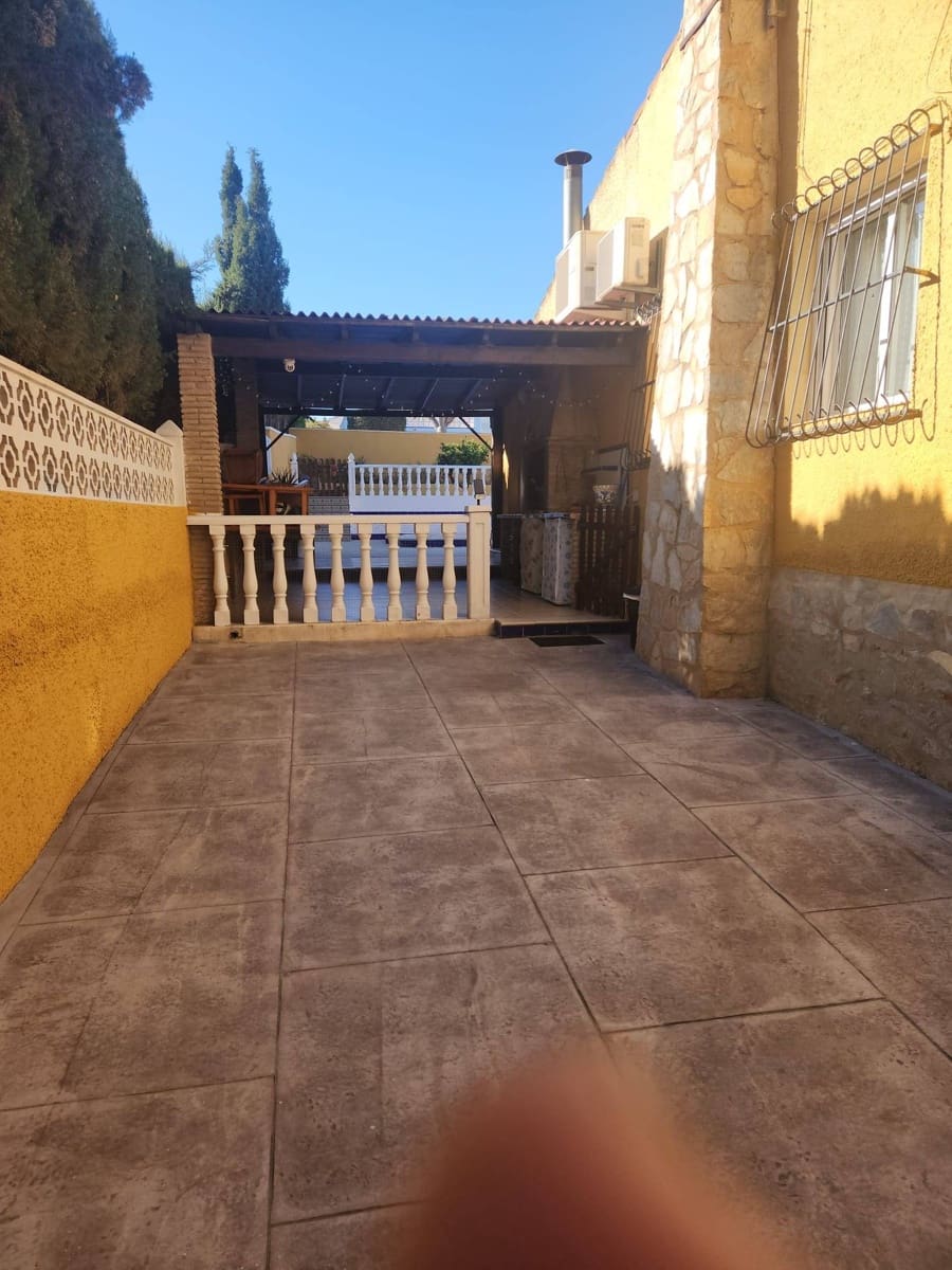 2 bedroom Villa for sale in Torrevieja with pool - € 450,000 (Ref: 9630101)