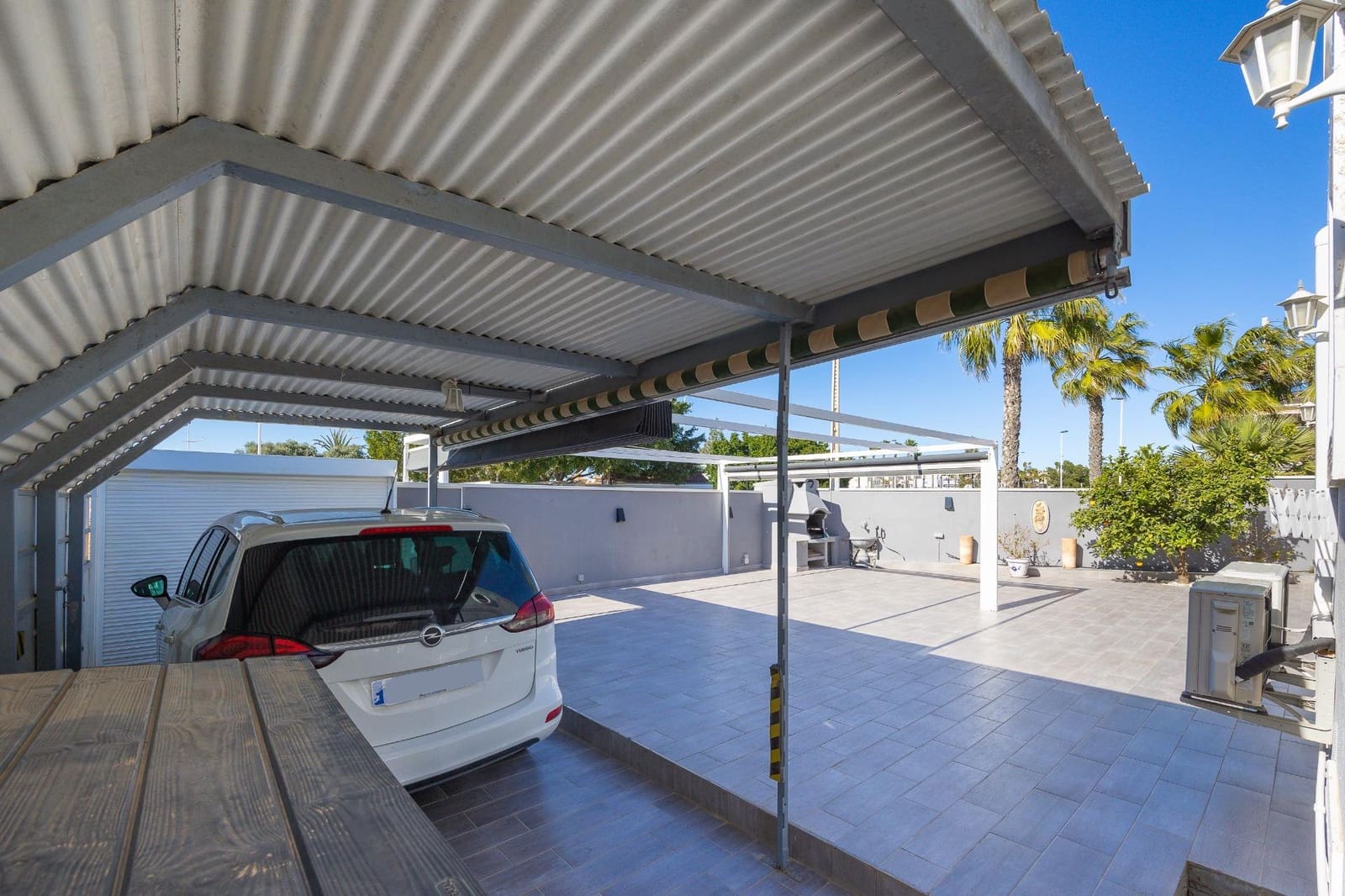 3 makuuhuone Paritalo myytävänä paikassa Torrevieja mukana uima-altaan - 280 000 € (Ref: 9630102)