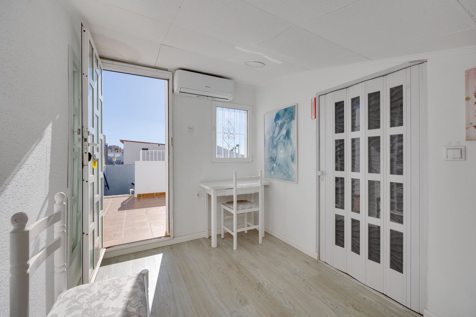 3 makuuhuone Paritalo myytävänä paikassa Torrevieja mukana uima-altaan - 280 000 € (Ref: 9630102)