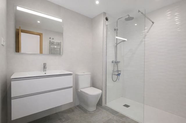 Apartamento de 2 habitaciones en Carvajal, Fuengirola en venta - 350.000 € (Ref: 9630104)