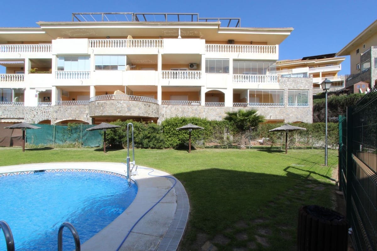 Apartamento de 2 habitaciones en Carvajal en venta - 350.000 € (Ref: 9630104)