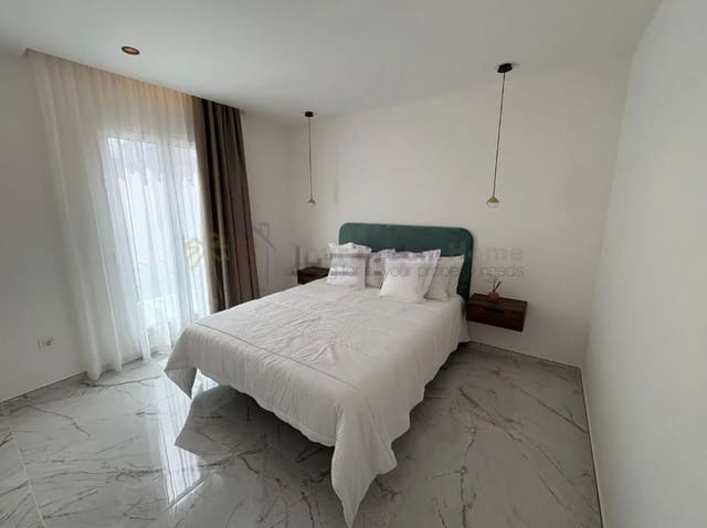 Pareado de 3 habitaciones en Corralejo, La Oliva en venta con piscina garaje - 450.000 € (Ref: 9630111)