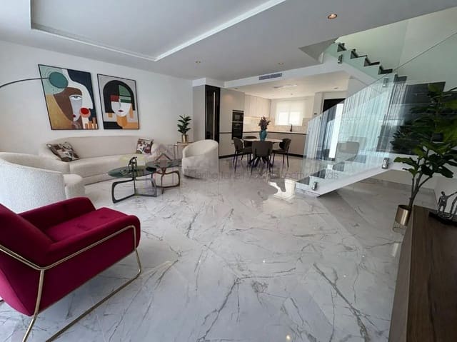 Pareado de 3 habitaciones en Corralejo, La Oliva en venta con piscina garaje - 450.000 € (Ref: 9630111)