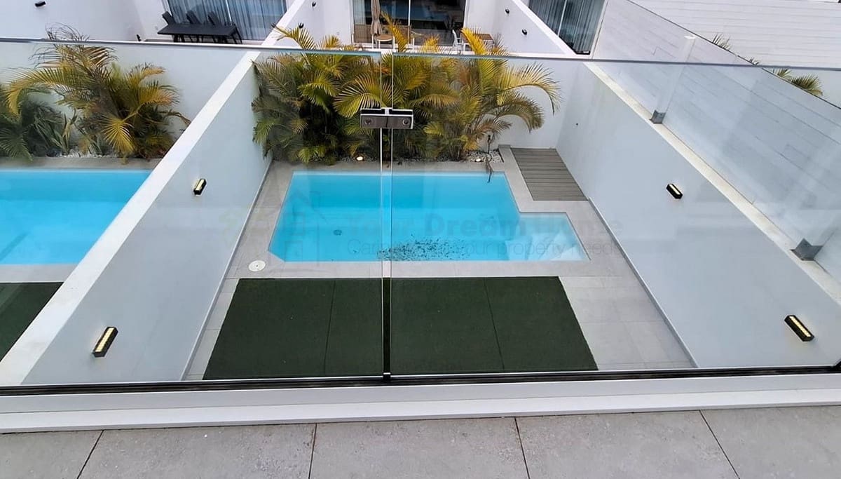 3 chambre Villa/Maison Semi-Mitoyenne à vendre à Corralejo avec piscine garage - 430 000 € (Ref: 9630111)