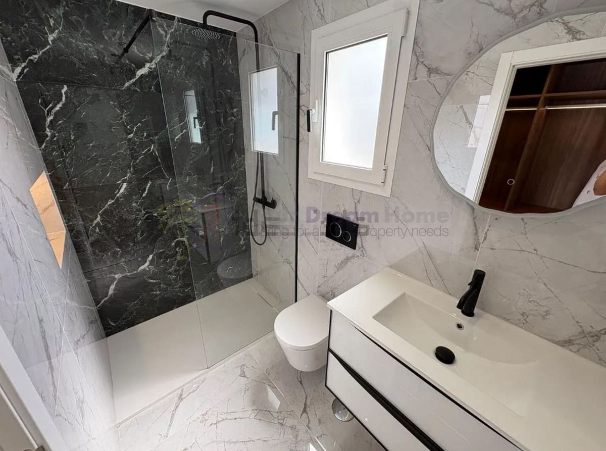 3 chambre Villa/Maison Semi-Mitoyenne à vendre à Corralejo avec piscine garage - 430 000 € (Ref: 9630111)