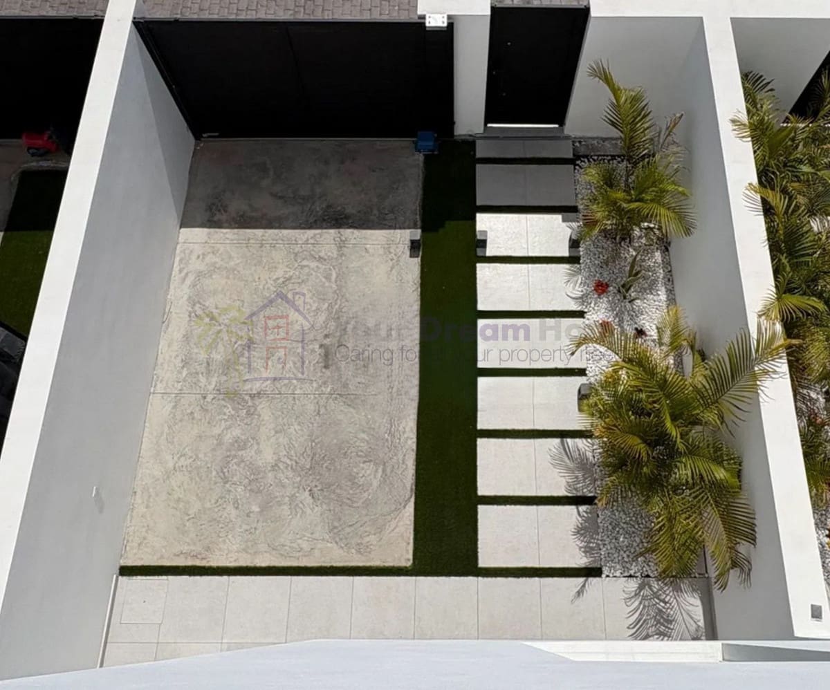 3 chambre Villa/Maison Semi-Mitoyenne à vendre à Corralejo avec piscine garage - 430 000 € (Ref: 9630111)